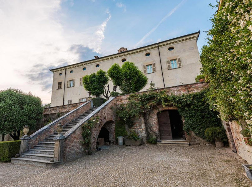 Castello di Coazzano, Italy